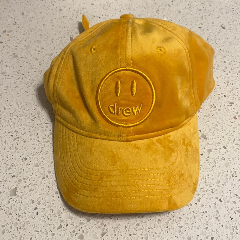 NEVER WORN YELLOW VELOUR DREW HAT